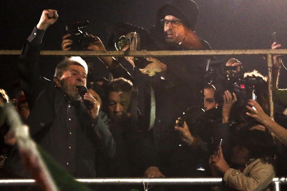 Ex-presidente falou durante manifesta&ccedil;&atilde;o que reuniu milhares de pessoas na avenida Paulista