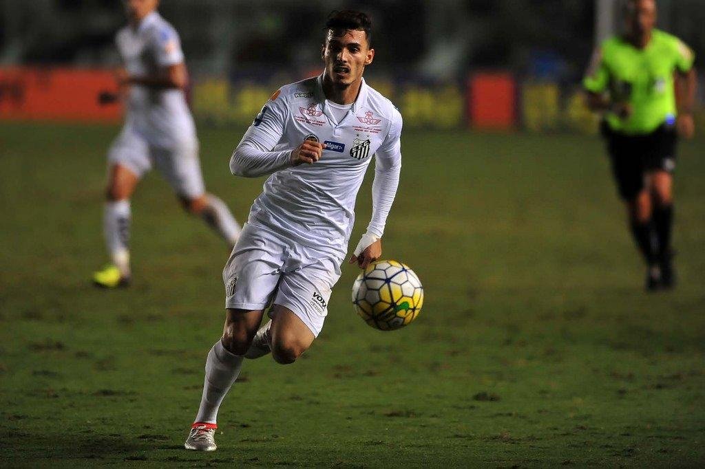 Zeca marcou um gola&ccedil;o contra o Santa Cruz