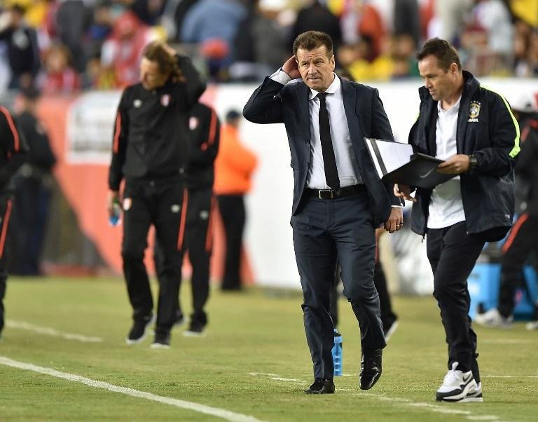 Dunga lembrou que &eacute; preciso continuidade para fazer as mudan&ccedil;as no futebol brasileiro