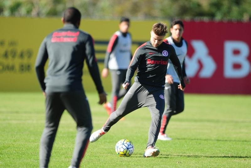 Sasha volta a ficar &agrave; disposi&ccedil;&atilde;o ap&oacute;s cumprir suspens&atilde;o