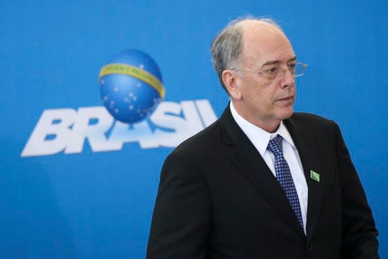 Novo presidente da Petrobras afirma que as cr&iacute;ticas n&atilde;o v&atilde;o afast&aacute;-lo "do objetivo de recuperar" a empresa