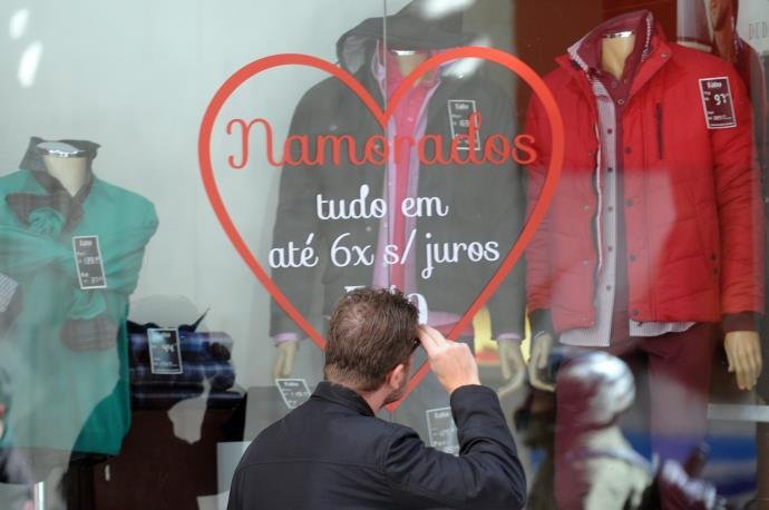 Vendas do Dia dos Namorados crescem 12% em Porto Alegre