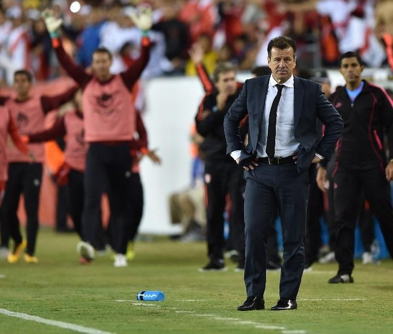 Entre as pessoas pr&oacute;ximas ao presidente, t&eacute;cnico praticamente n&atilde;o tem defensores na CBF