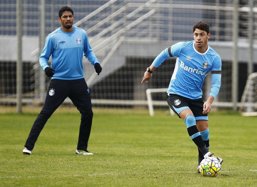 Meia Giuliano deve jogar amanh&atilde; contra a Chapecoense pela 8&ordf; rodada do Brasileir&atilde;o