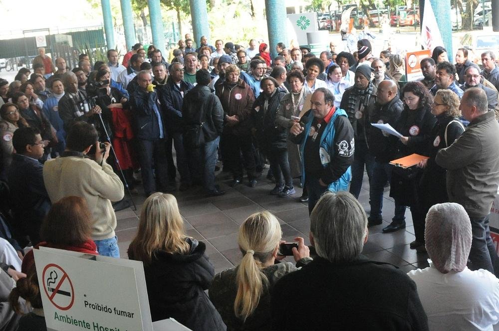 A&ccedil;&atilde;o foi convocada hoje durante o ato que deu in&iacute;cio ao estado de greve de mais de 100 mil trabalhadores da sa&uacute;de