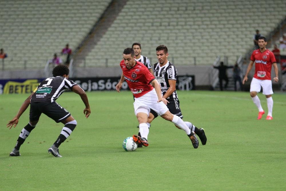 Com derrota, ga&uacute;chos ficam em oitavo, com 14 pontos