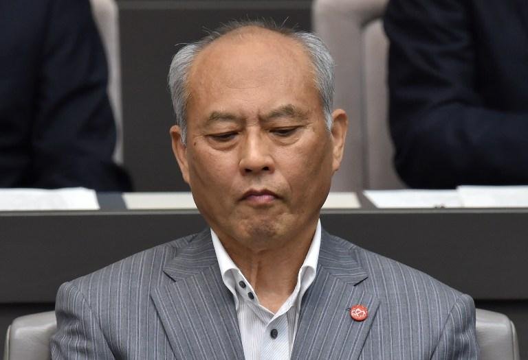Yoichi Masuzoe renunciou ao cargo ap&oacute;s esc&acirc;ndalo