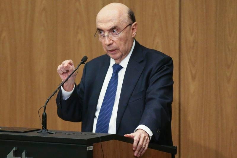 Ministro Henrique Meirelles ir&aacute; conceder uma entrevista nesta quarta-feira com detalhes da proposta