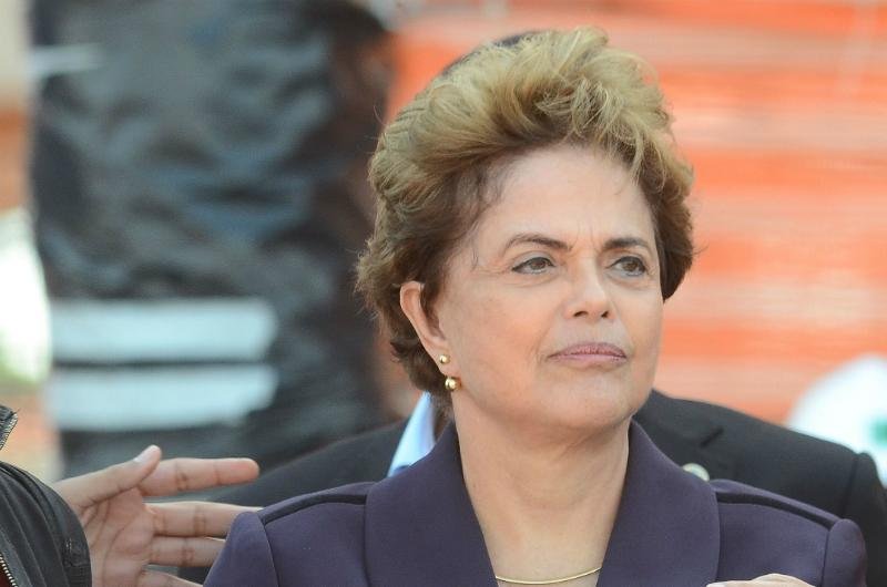 Dilma reclama no Facebook de restri&ccedil;&otilde;es ao seu deslocamento impostas por Temer 