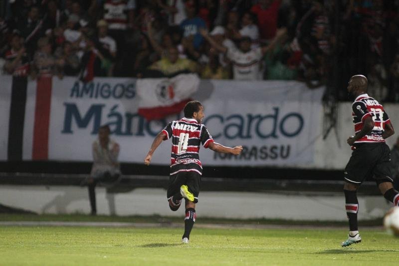 Lel&ecirc; fez o &uacute;nico gol do jogo, ap&oacute;s assist&ecirc;ncia de Grafite