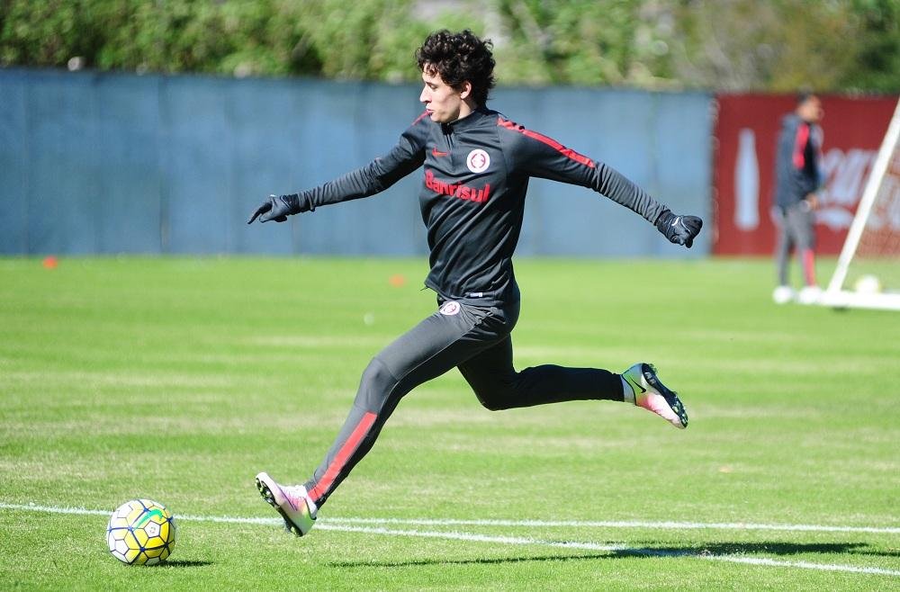 Inter enfrenta Atl&eacute;tico-MG em busca da lideran&ccedil;a isolada