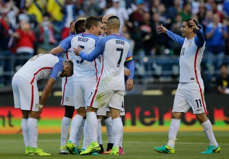 Clint Dempsey comandou a vit&oacute;ria por 2 a 1 dos anfitri&otilde;es