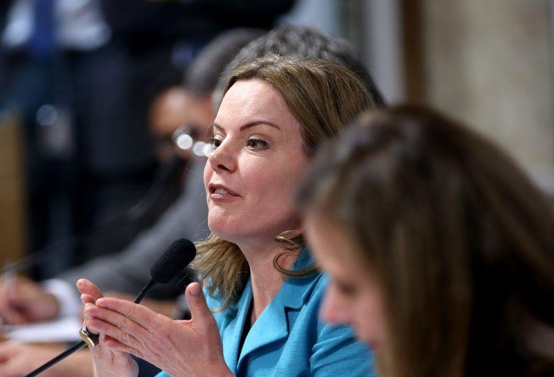 Pedido da senadora Gleisi Hoffmann para que reuni&atilde;o fosse cancelada por falta de qu&oacute;rum gerou discuss&atilde;o