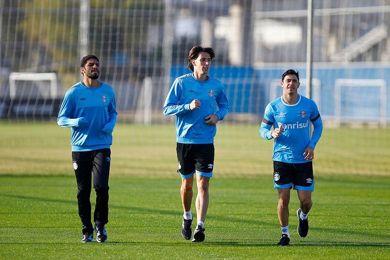 Roger preservou titulares de treino com bola