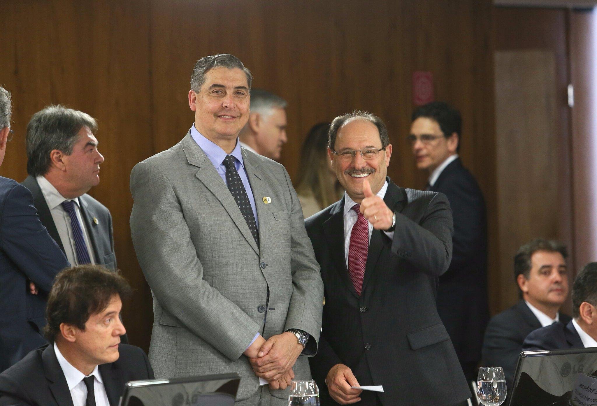 Governador Jos&eacute; Ivo Sartori esteve presente na reuni&atilde;o desta segunda-feira