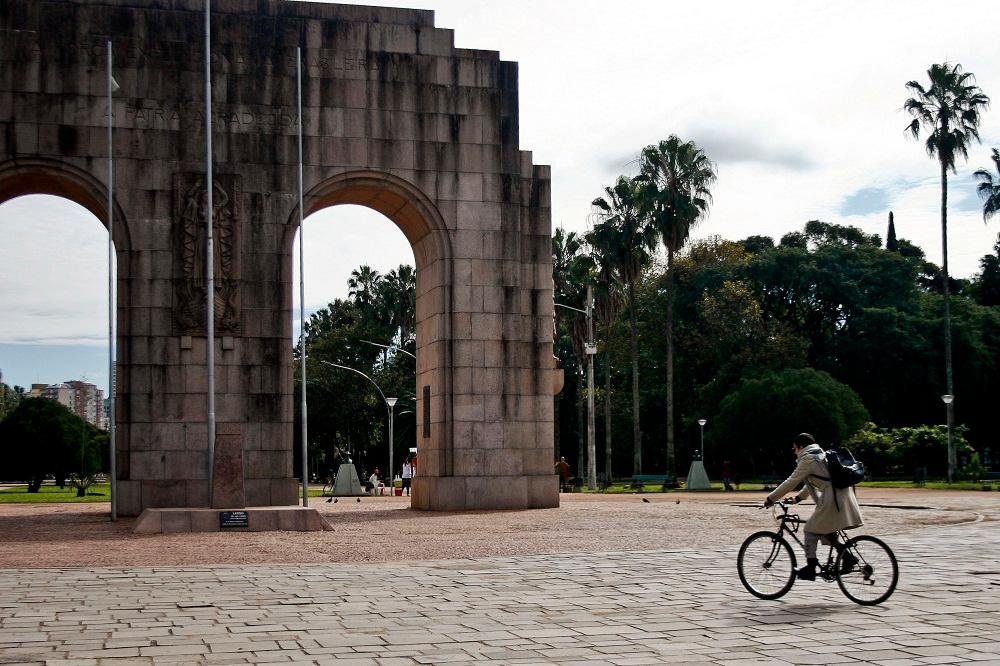 RS ter&aacute; nebulosidade e risco de chuva nesta ter&ccedil;a