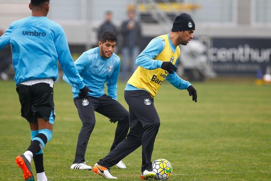Maicon se lesionou e ir&aacute; desfalcar o Gr&ecirc;mio nos pr&oacute;ximos jogos