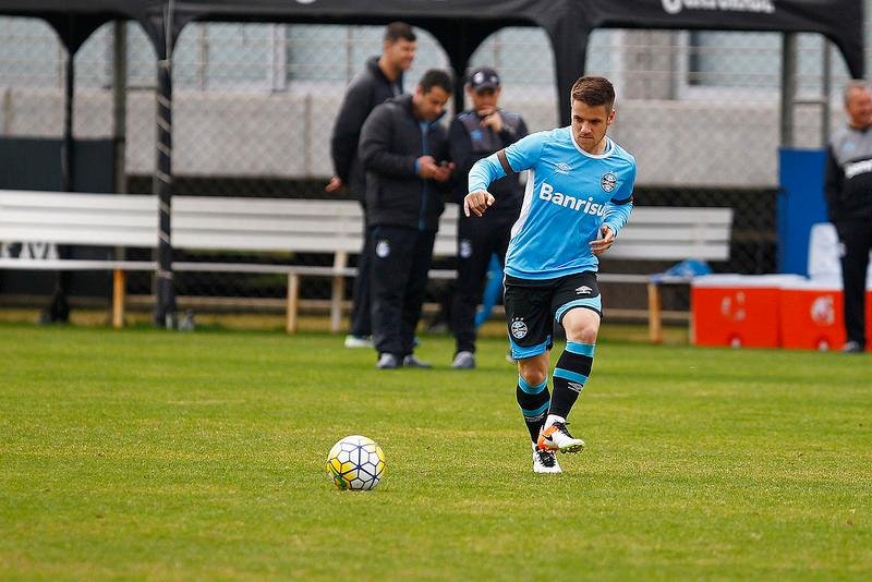 Ramiro ser&aacute; o substituto de Maicon contra o Vit&oacute;ria