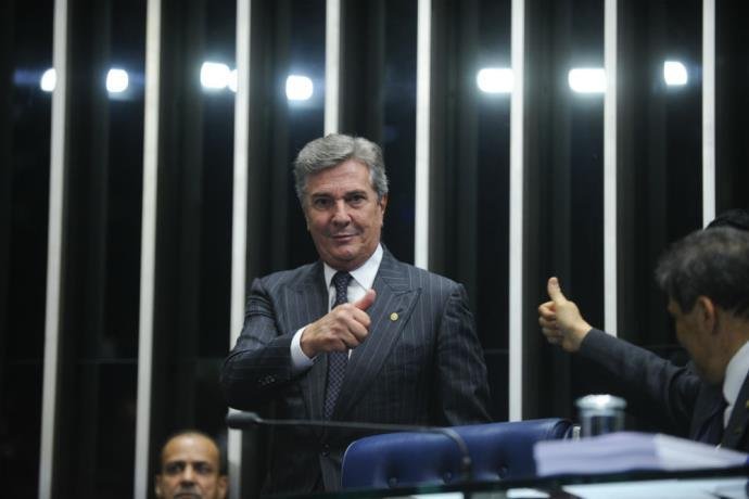 Caderno de ex-assessor de Collor indica compra de votos