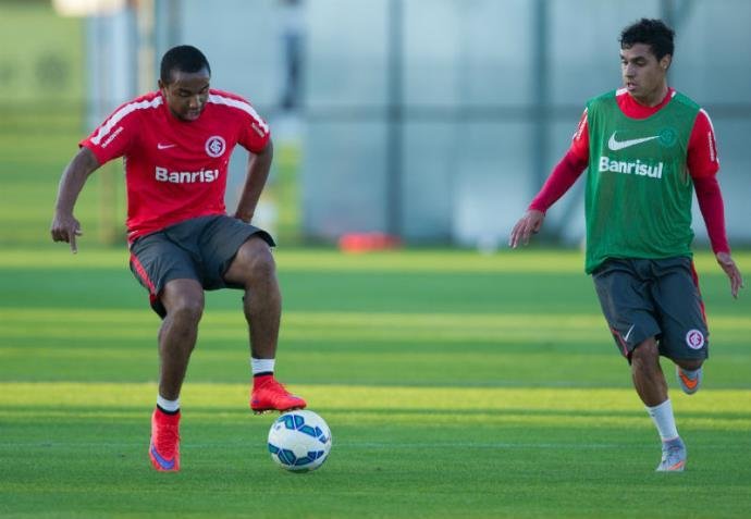 Anderson retoma a titularidade ap&oacute;s se recuperar de les&atilde;o e entrar durante as partidas