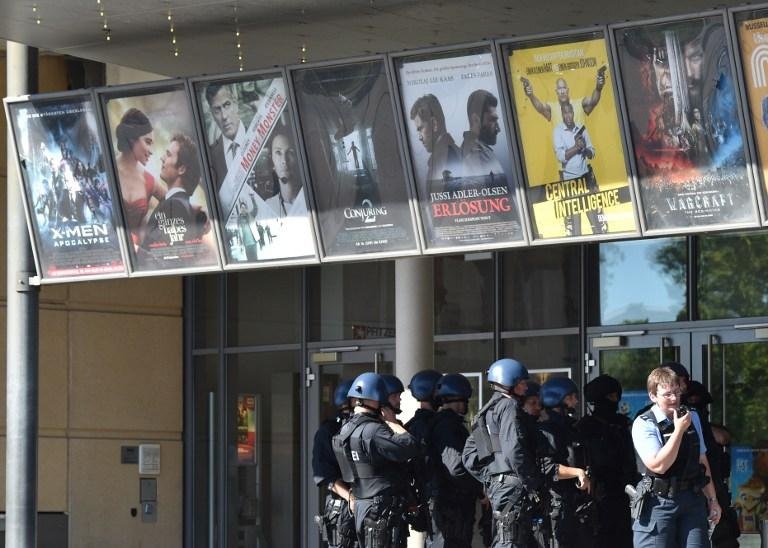  Homem que fez ref&eacute;ns em cinema alem&atilde;o tinha armas falsas