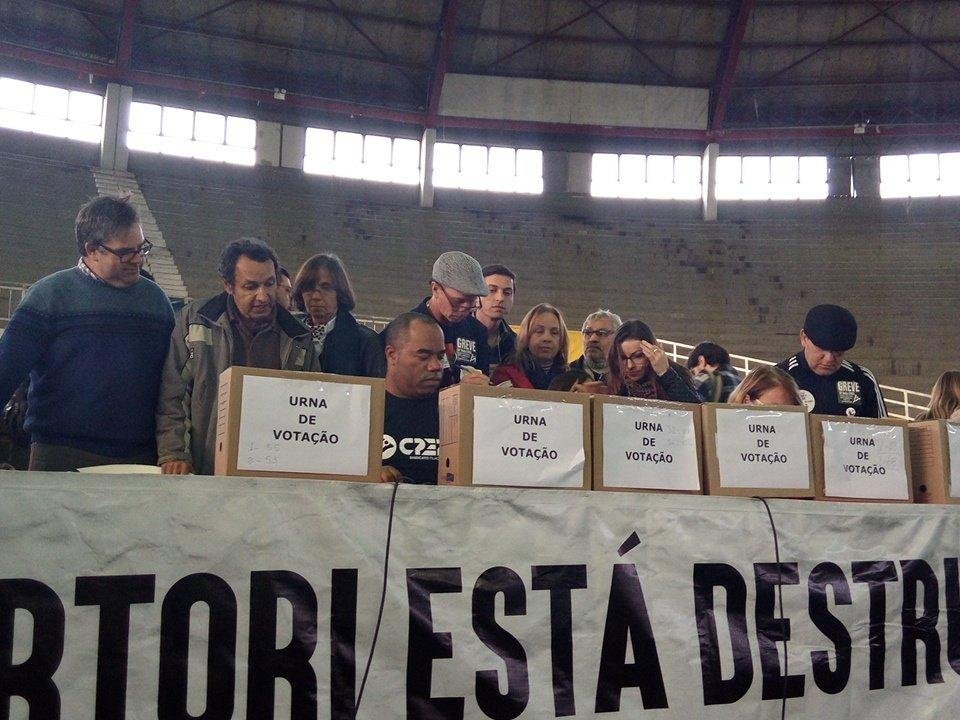 Professores decidiram manter greve na rede p&uacute;blica do RS