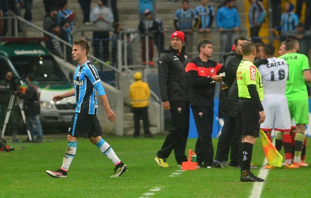 Bressan foi expulso contra o Vit&oacute;ria