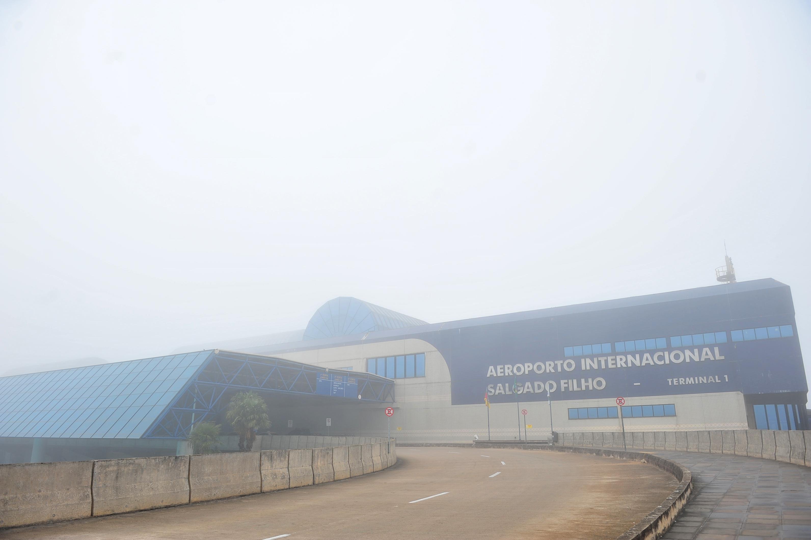 Nevoeiro volta a fechar o Aeroporto Salgado Filho