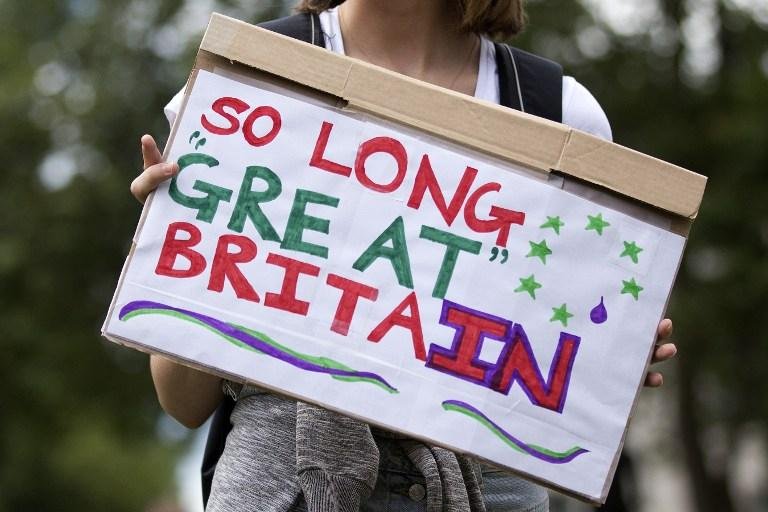 Jovens brit&acirc;nicos n&atilde;o escondem a decep&ccedil;&atilde;o e revolta com o resultado