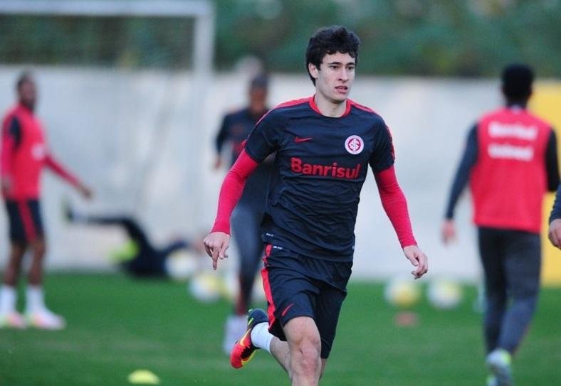 Rodrigo Dourado deve entrar na partida contra o Botafogo neste domingo