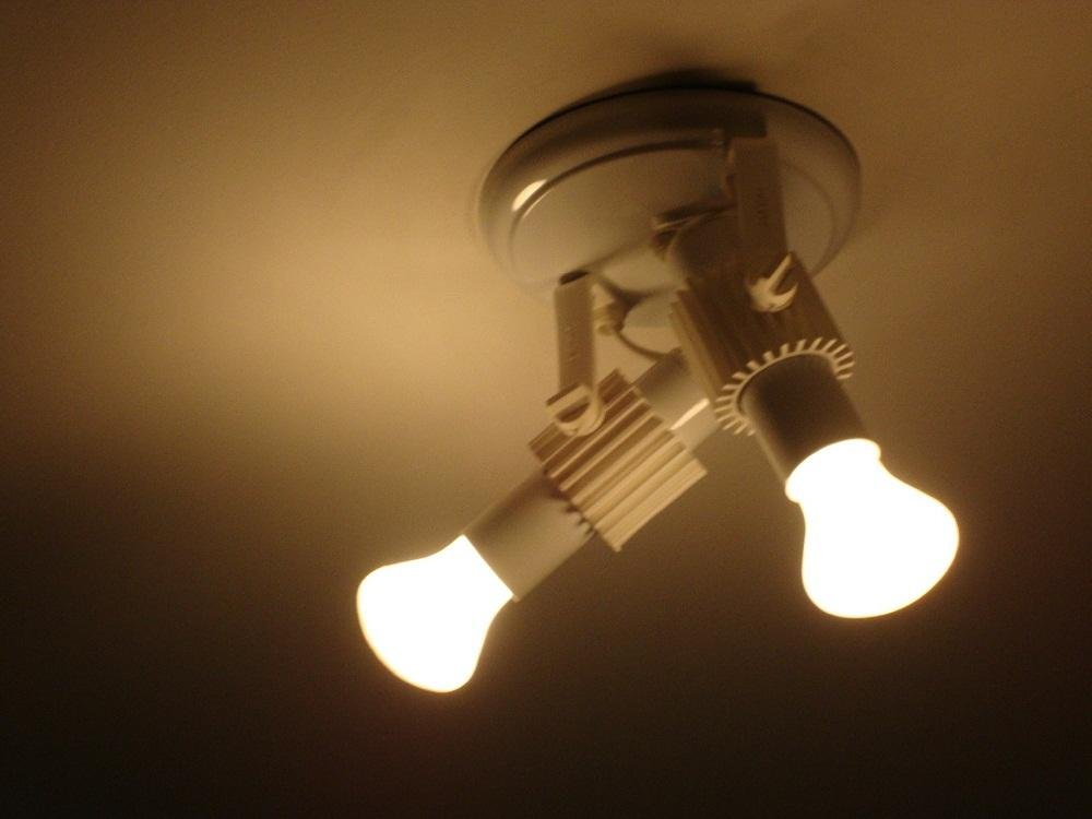 L&acirc;mpadas incandescentes n&atilde;o poder&atilde;o ser vendidas no Brasil a partir do dia 30