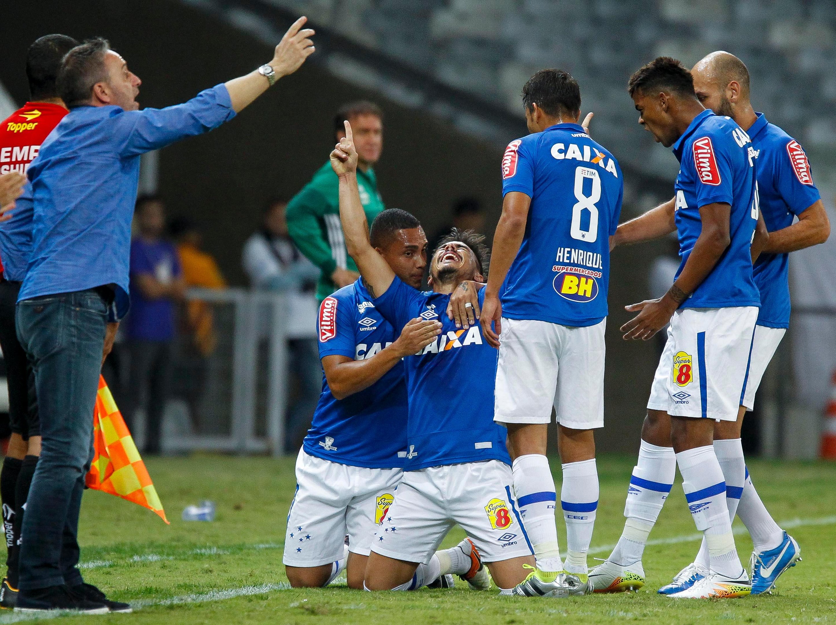 Cruzeiro venceu o Palmeiras por 2 a 1, de virada