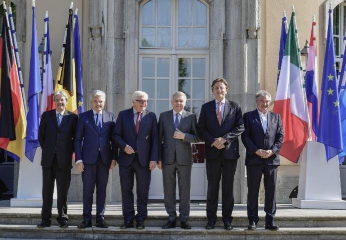 Parlamento Europeu quer in&iacute;cio do processo de Brexit na ter&ccedil;a-feira