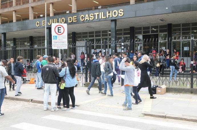 Estudantes t&ecirc;m at&eacute; dia 1&ordm; de julho para apresentar documentos
