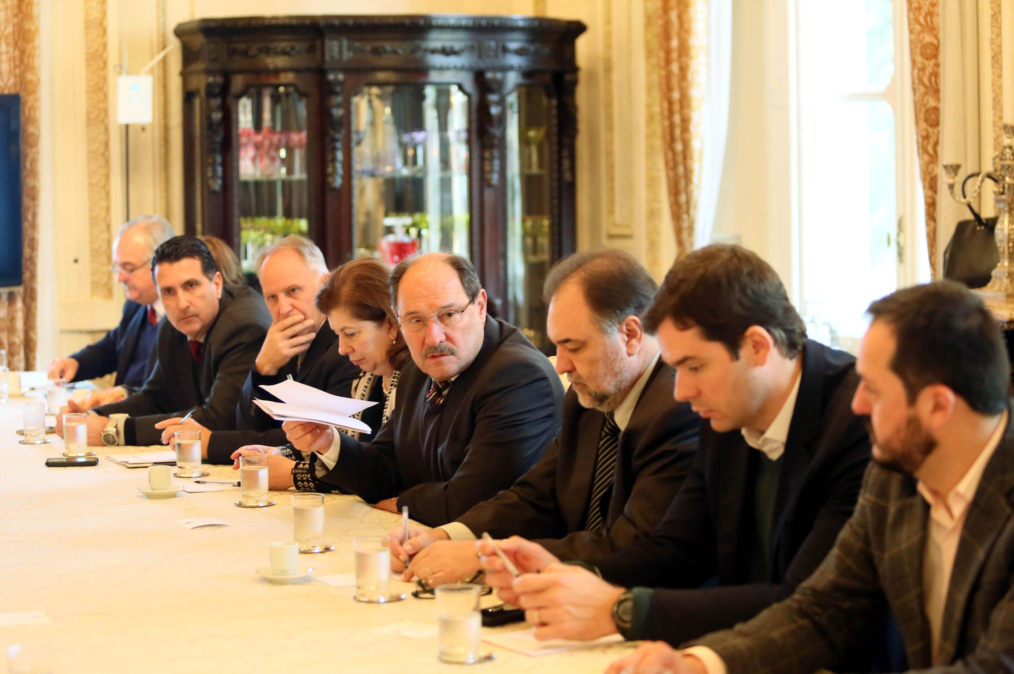 Sartori se re&uacute;ne com deputados da base aliada para tratar da LDO 2017