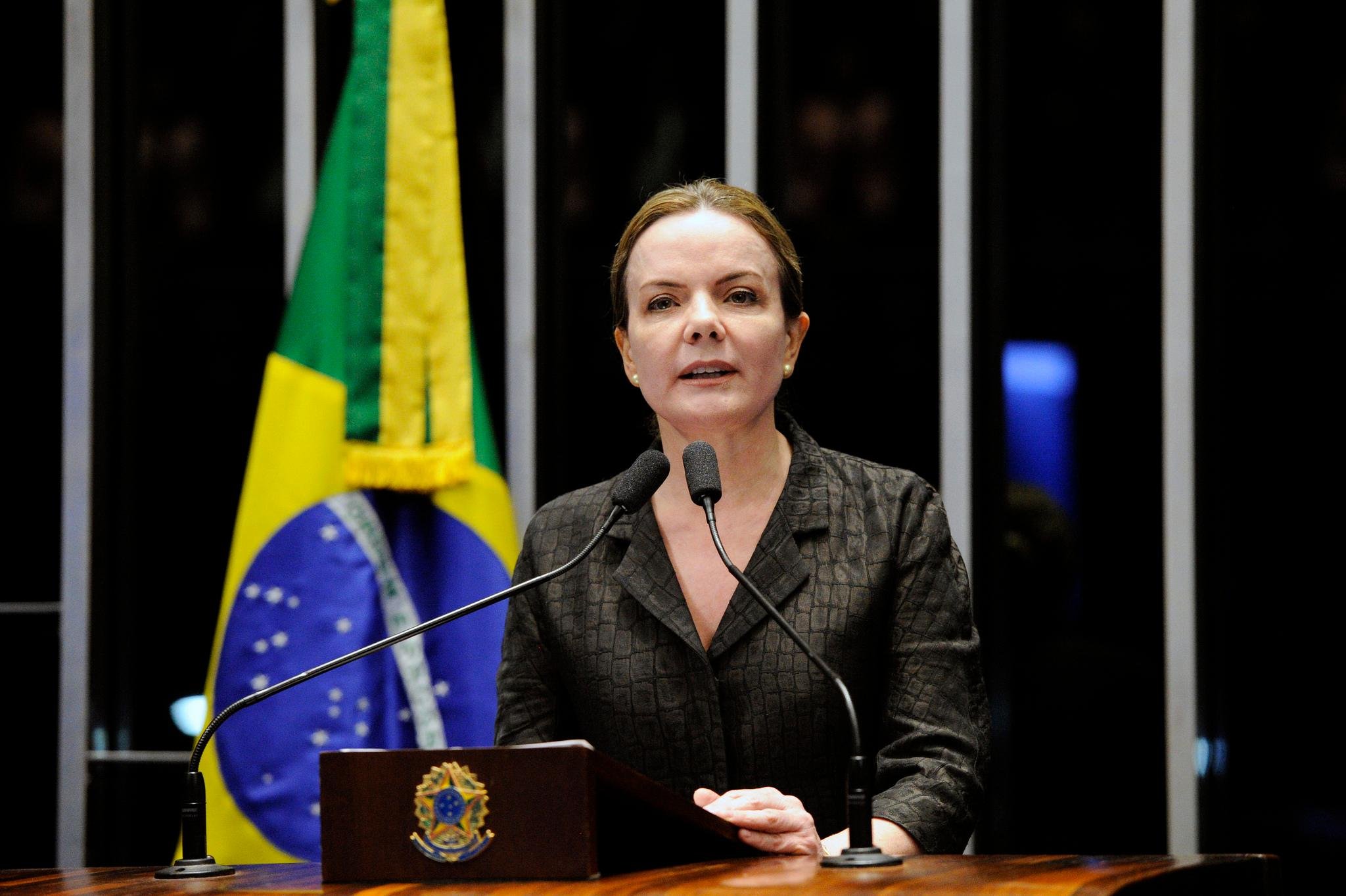 Senadora Gleisi Hoffmann afirmou que marido se colocou diversas vezes &agrave; disposi&ccedil;&atilde;o da Justi&ccedil;a