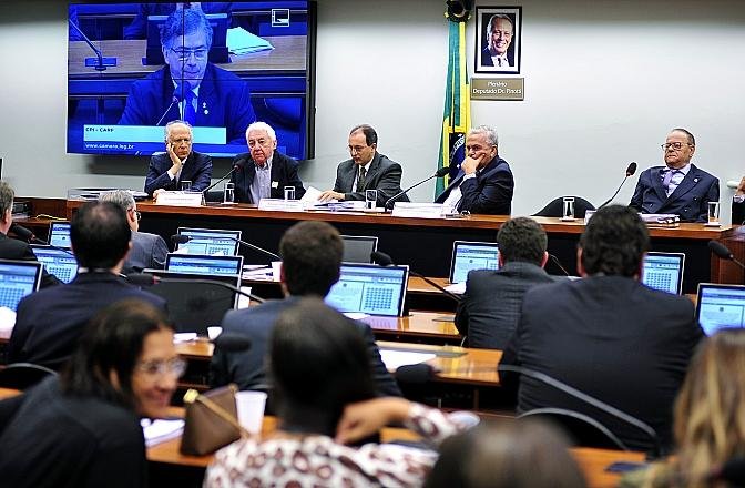 Prorroga&ccedil;&atilde;o servir&aacute; para os deputados discutir e votar o relat&oacute;rio da CPI