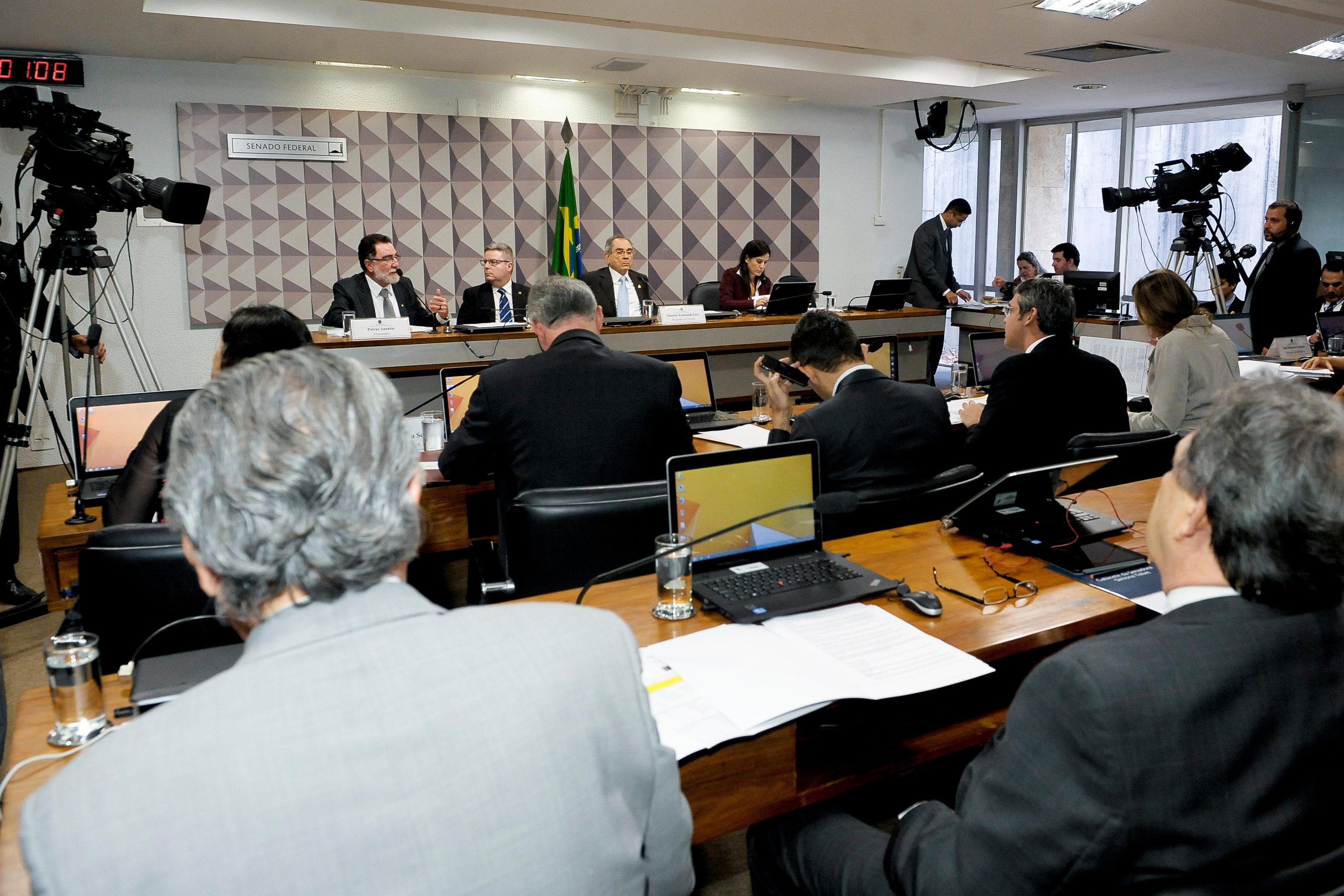 Devem ser ouvidos  ex-ministro da Defesa e ex-advogado-geral da Uni&atilde;o