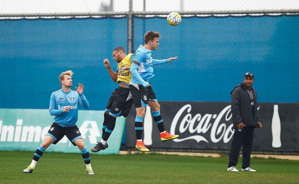 Treinador Roger comandou treino dos reservas do Gr&ecirc;mio