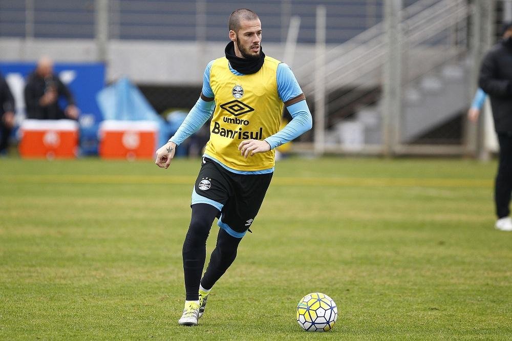 Fred (foto) e Rafael Thyere formam mais uma vez zaga tricolor hoje