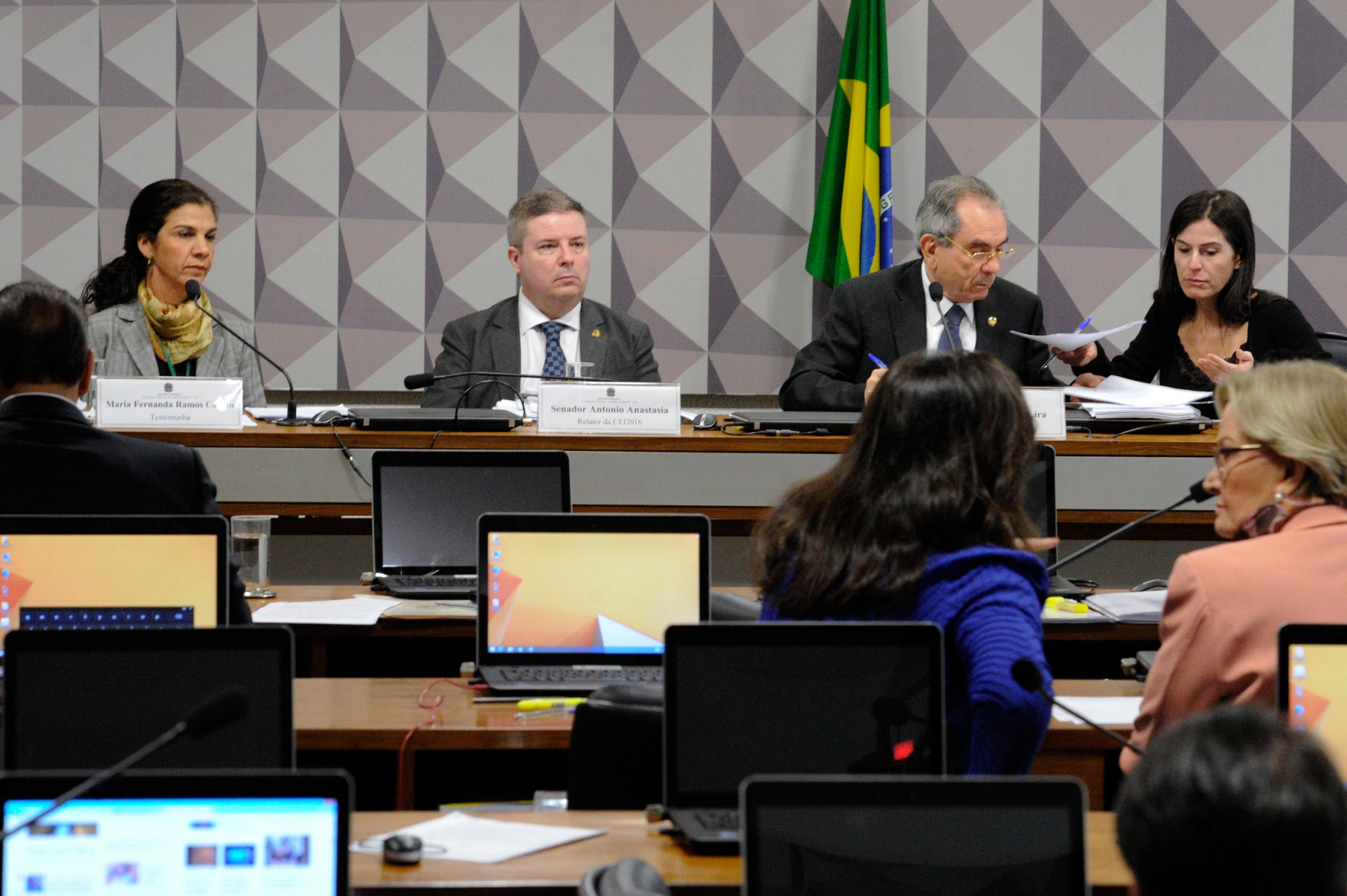 Senado ouve &uacute;ltimos depoimentos na Comiss&atilde;o de Impeachment