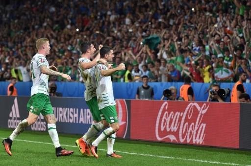 Torcedores irlandeses acabaram conquistando os franceses com muita simpatia e alegria