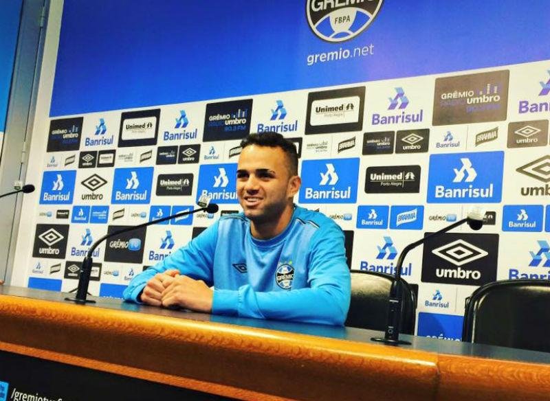 Luan destacou expectativa por jogar ao lado de Neymar na Sele&ccedil;&atilde;o
