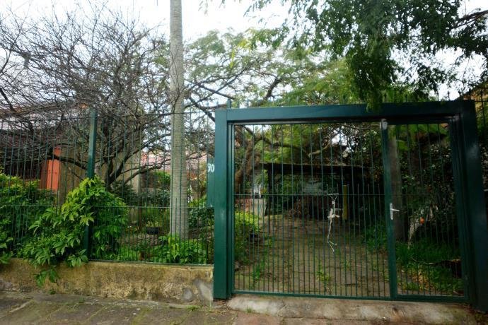 Jovem foi morta na frente da fam&iacute;lia no bairro Cavalhada