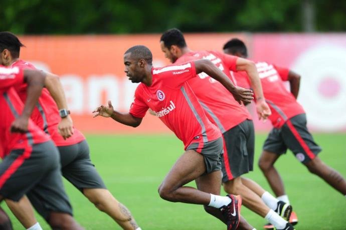 Volante Fabinho deve voltar ao time do Inter