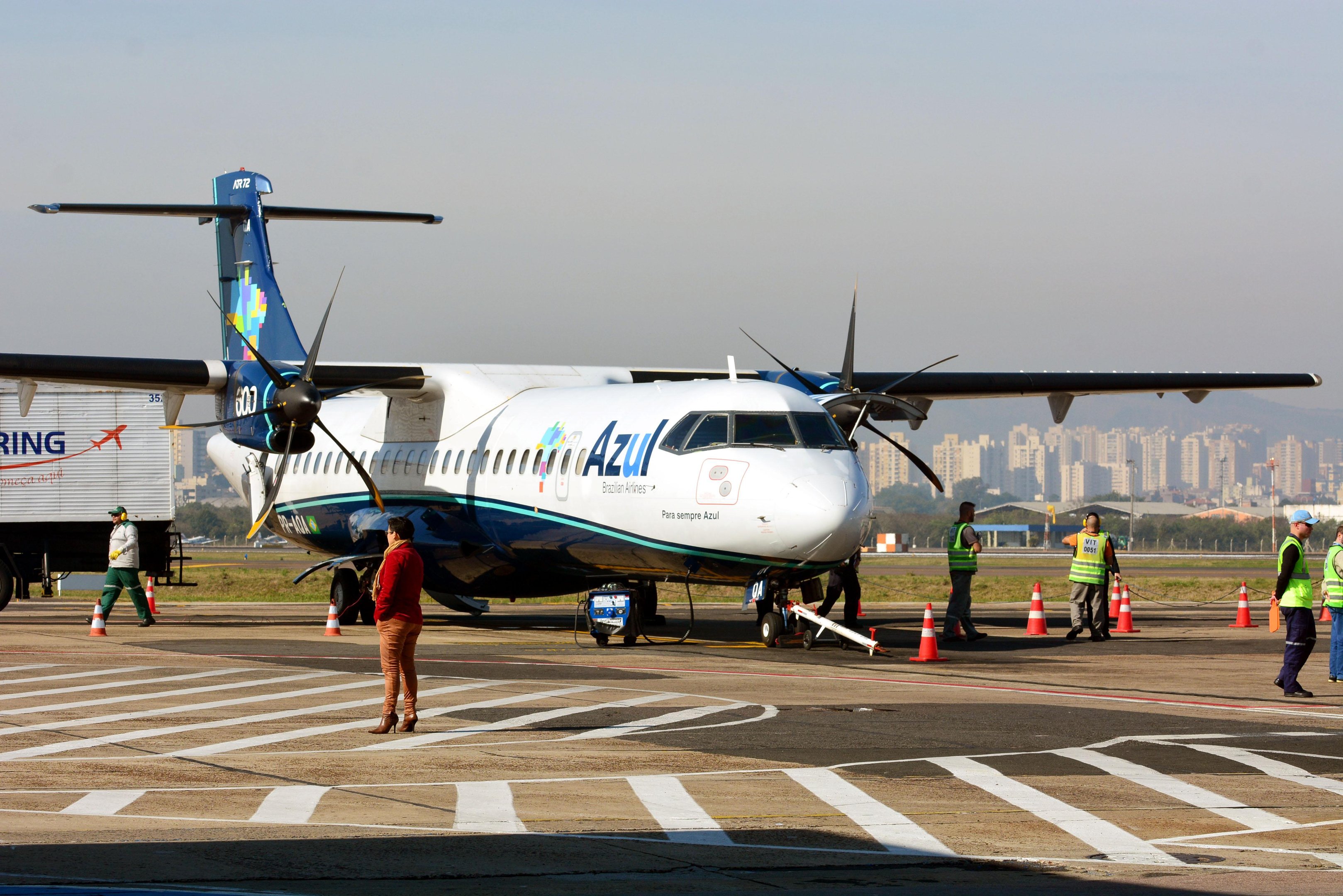 Azul iniciou voos de Porto Alegre para Montevid&eacute;u