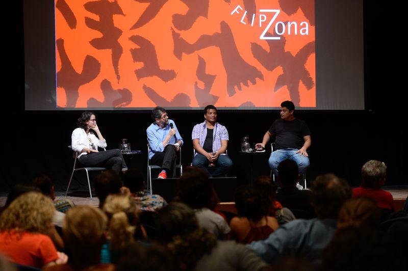 Escritores J&eacute;ssica Oliveira, Mar&ccedil;al Aquino, M&aacute;rcio du Coqueiral e Diego Moraes participaram da mesa sobre romances perif&eacute;ricos