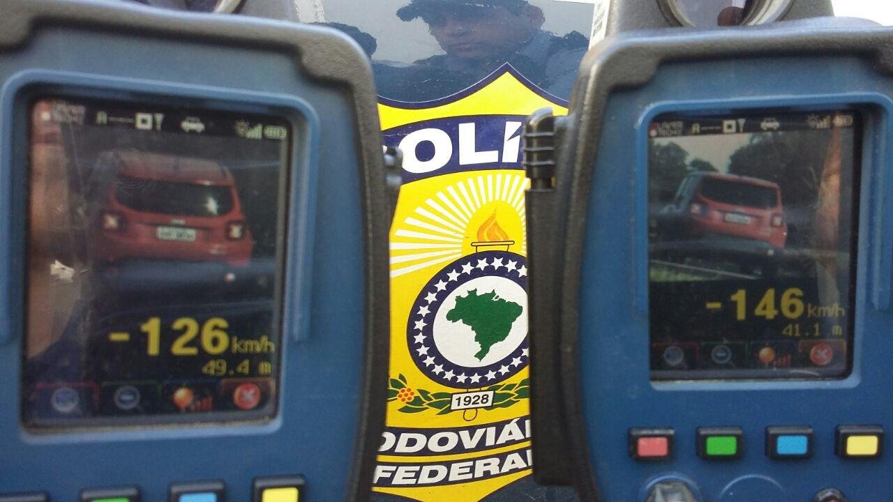 Motoristas foram flagrados mais de uma vez acima do limite de velocidade