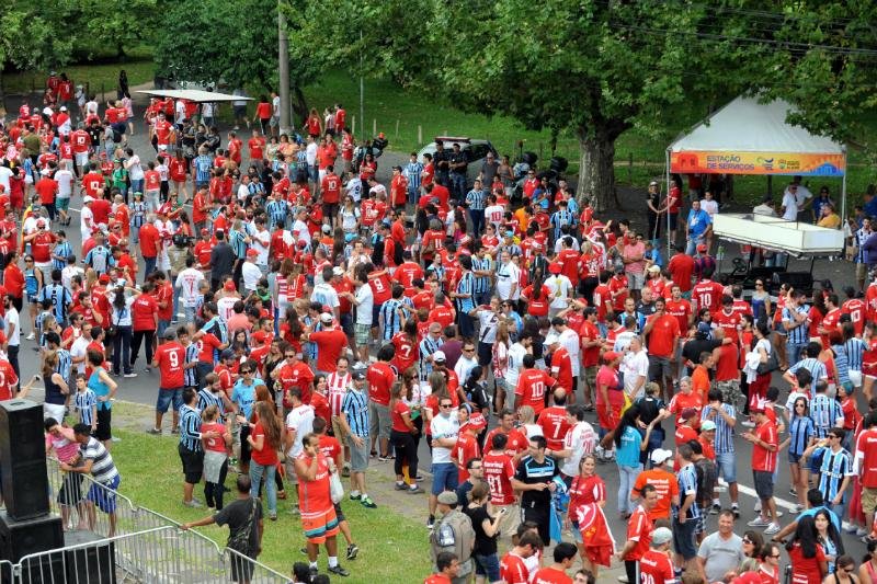  &ldquo;Gre-Nal do &aacute;udio&rdquo; vale perman&ecirc;ncia no G4 do Brasileir&atilde;o 
