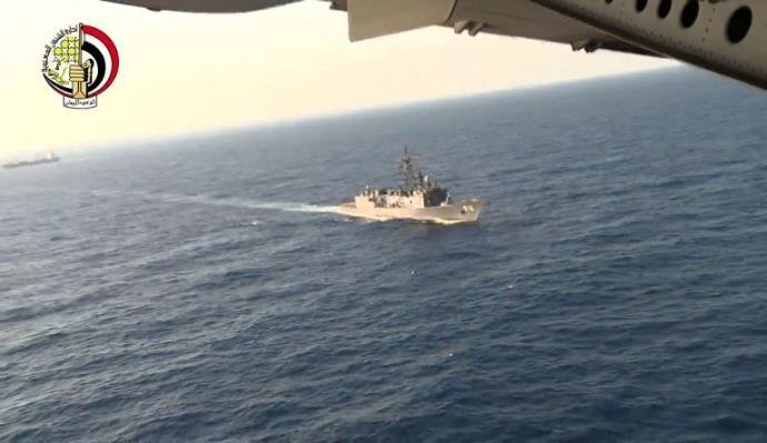 Egito recupera mais corpos de v&iacute;timas de voo da EgyptAir